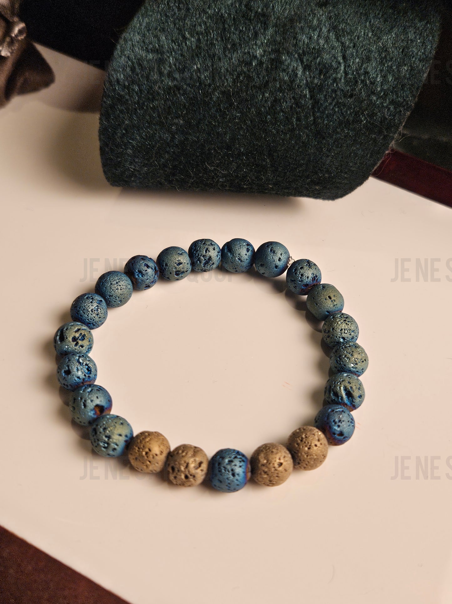 Magma Aura Metallic Lava