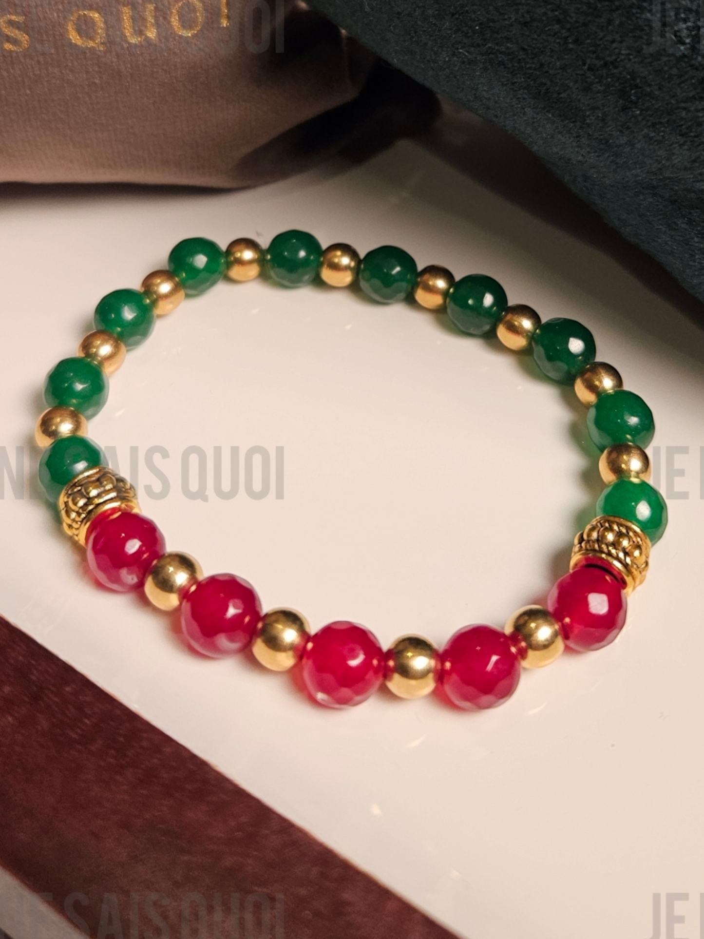 Éclipse Élégance Emerald Ruby